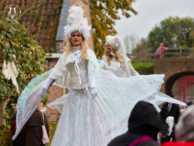 20251025-006-Walking Acts-TR.jpg