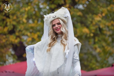 20251025-009-Walking Acts-TR.jpg