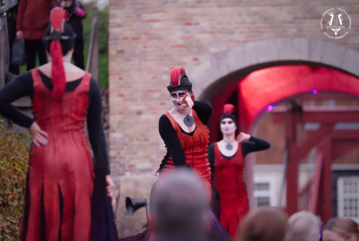 20251025-014-Walking Acts-TR.jpg