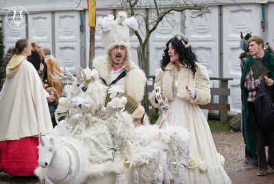 20251206-004-Walking Acts-TR.jpg